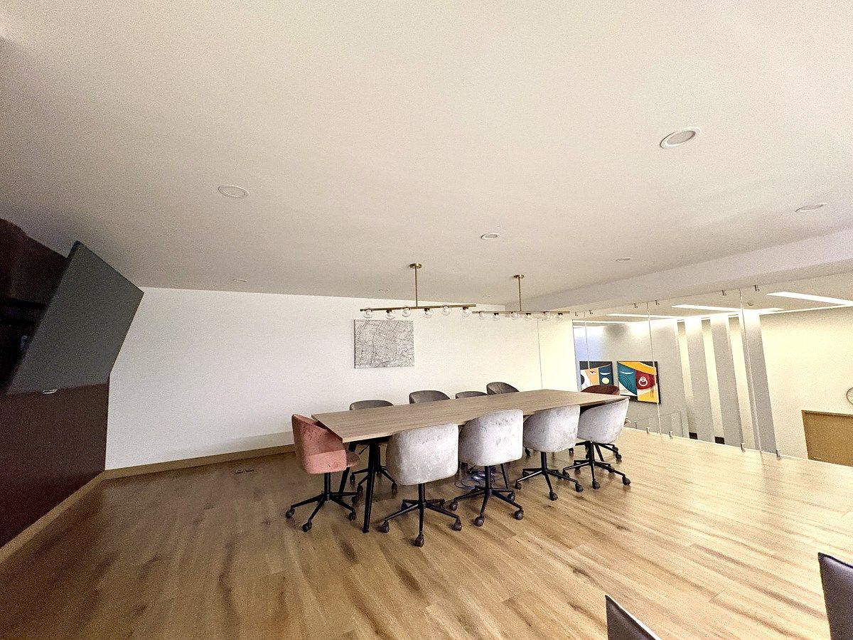 12 of 23: SALA DE JUNTAS