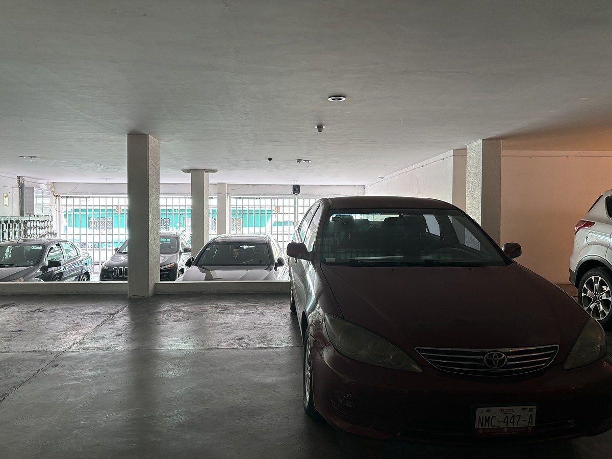 24 de 29: Dos lugares de estacionamiento