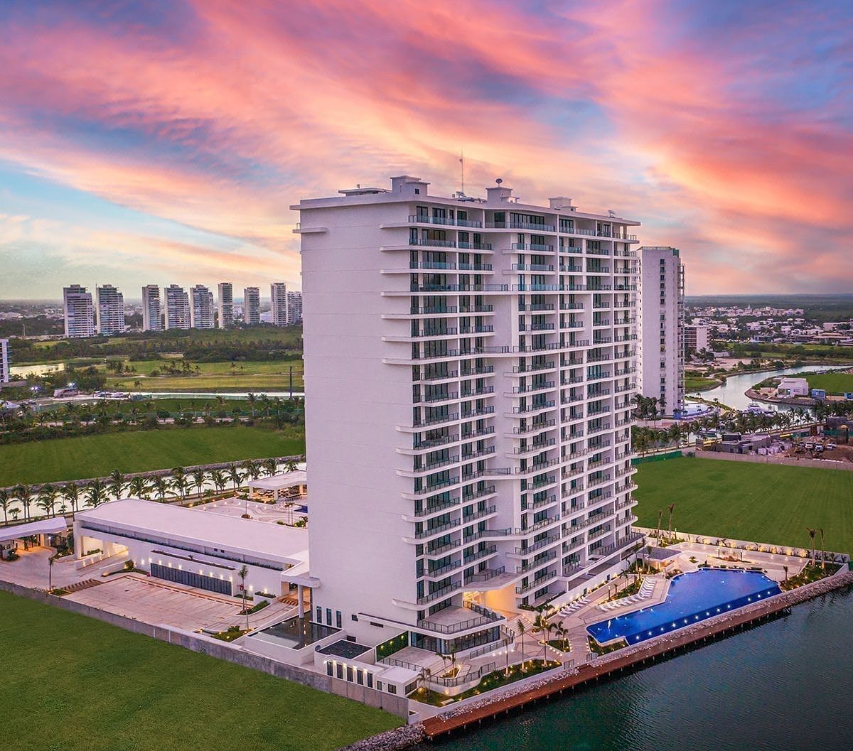 Apartamento exclusivo en Puerto Cancún - foto 1