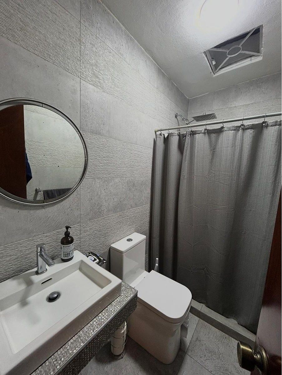 14 de 19: Baño, planta alta, segundo nivel de las recámaras secundaria