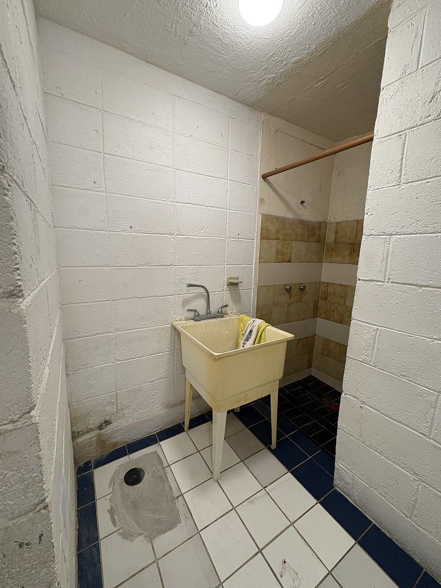 24 de 42: Baño completo primer
Piso