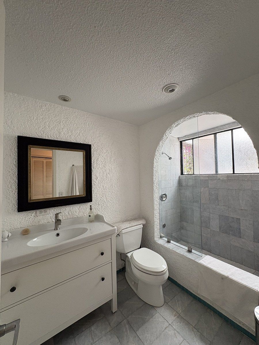 38 de 42: Baño principal