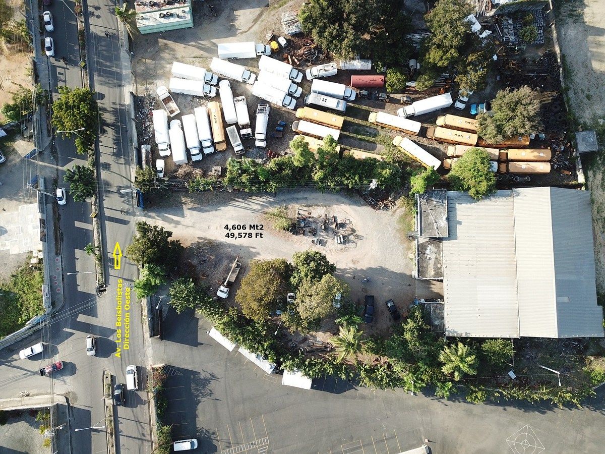 1 de 5: Vista aérea - sentido de vía