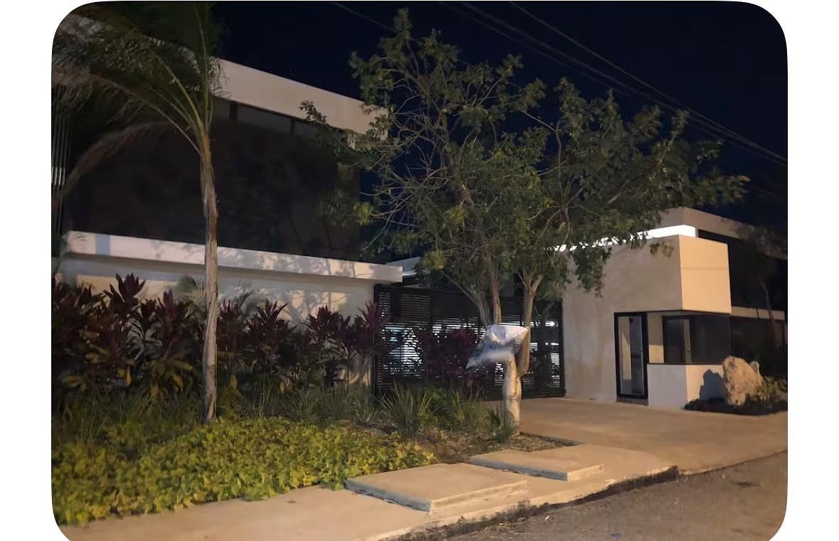 1 of 14: FACHADA A CALLE