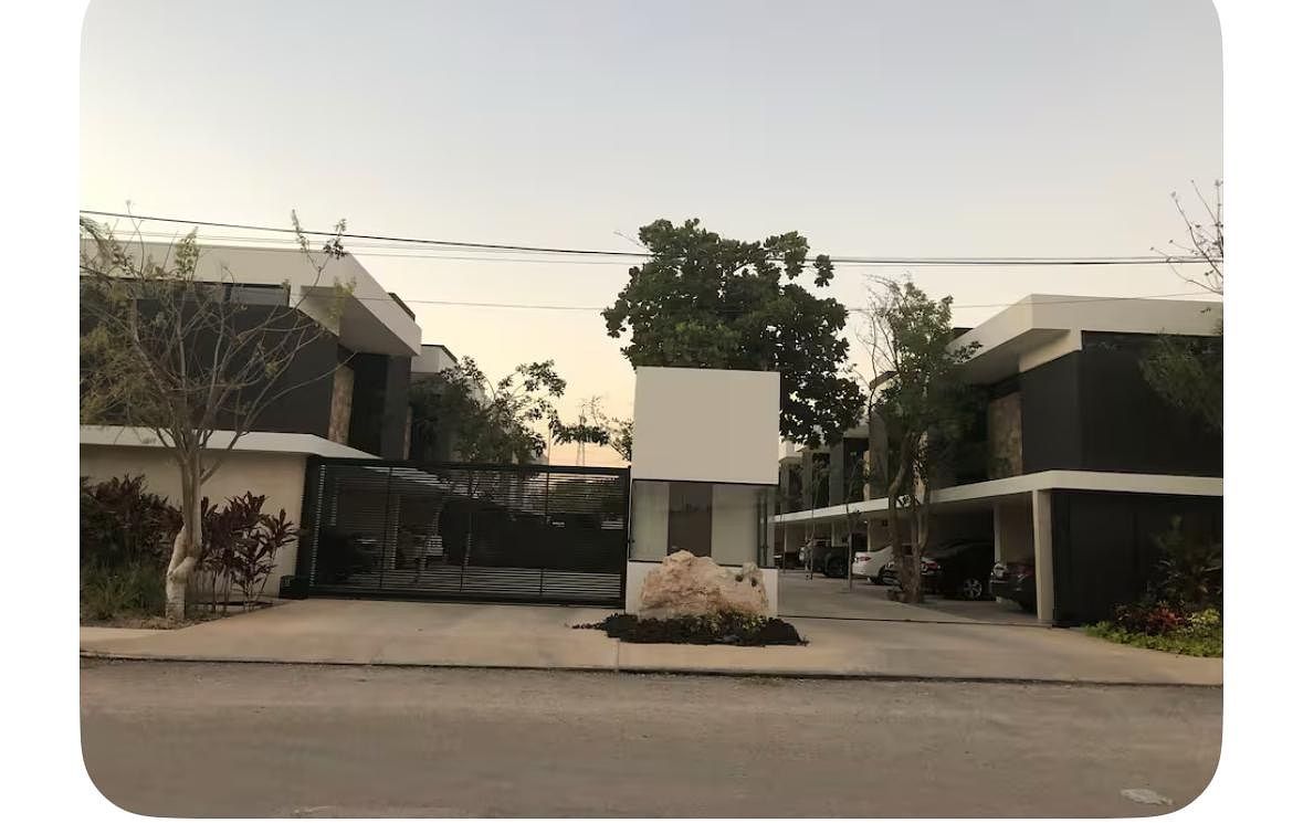 2 of 14: FACHADA A CALLE