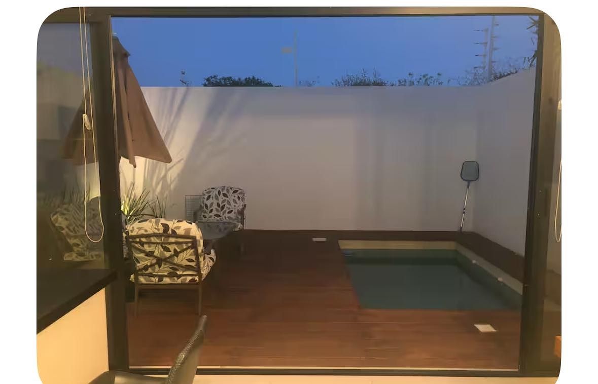 5 of 14: TERRAZA Y PISCINA