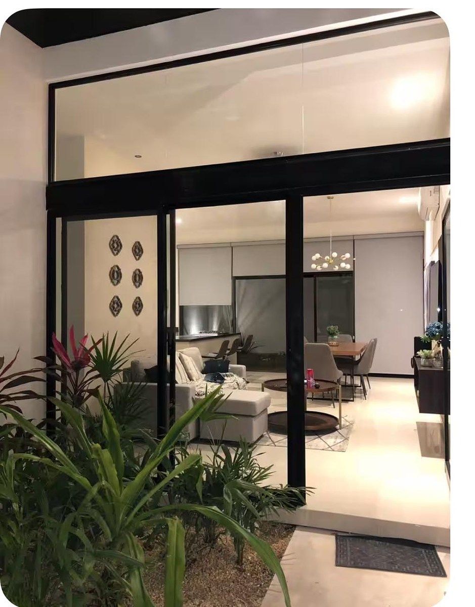 3 of 14: ENTRADA PRINCIPAL