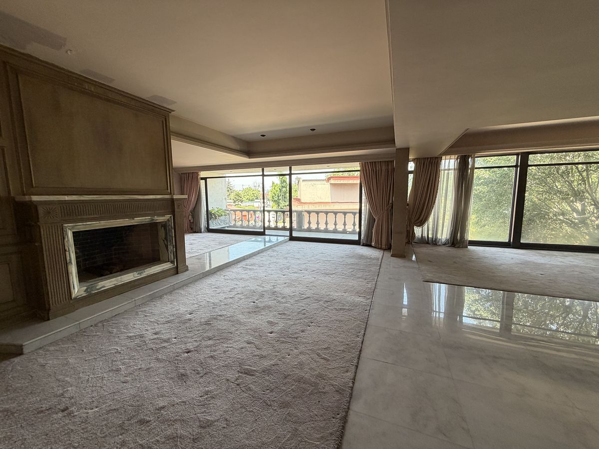 7 de 32: Estancia Sala-Comedor con chimenea