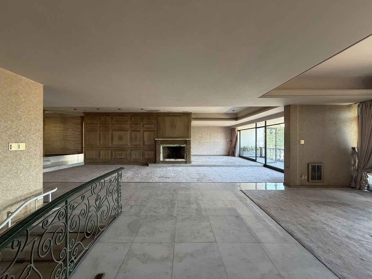 6 de 32: Estancia Sala-Comedor con chimenea