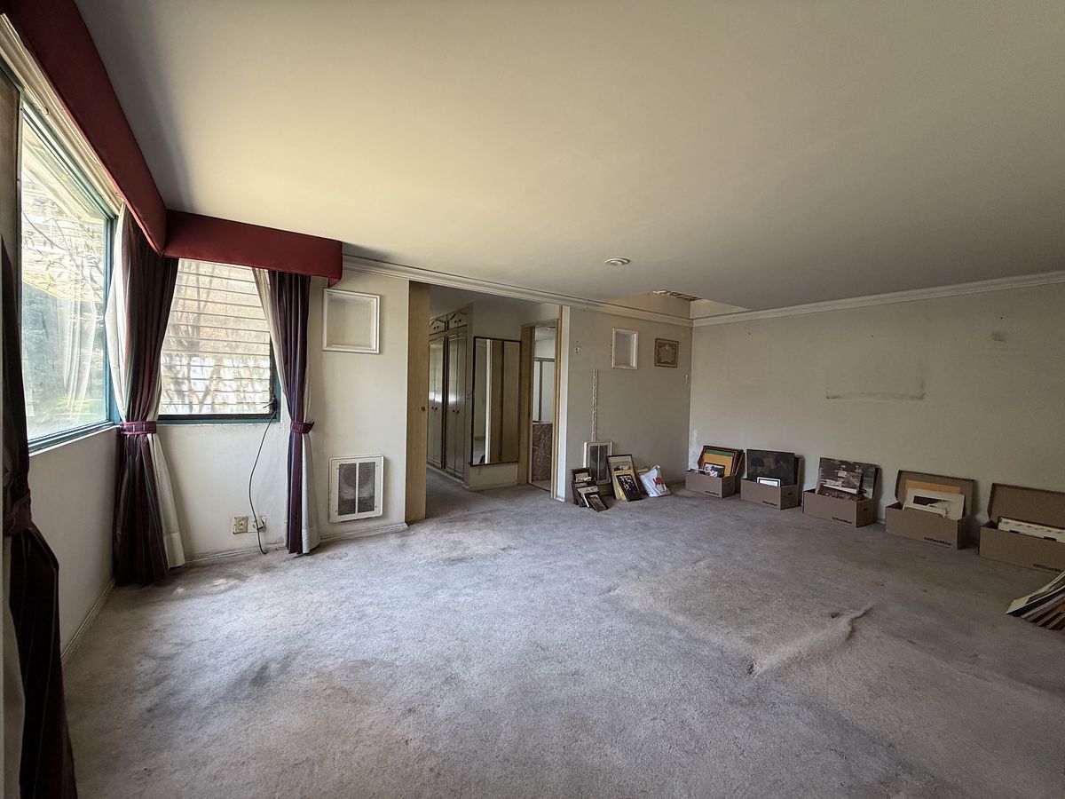 23 de 32: Recámara 2 con vestidor