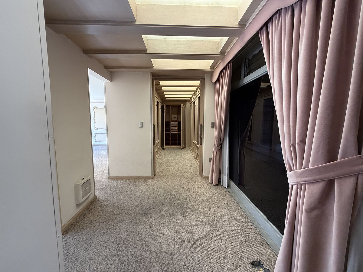 28 de 32: Vestidor 2