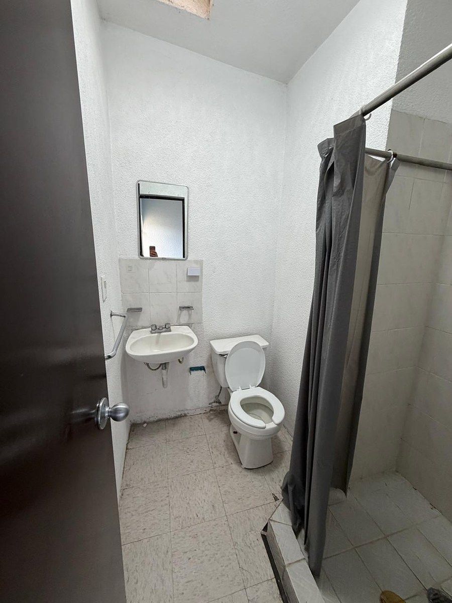 11 de 14: BAÑO