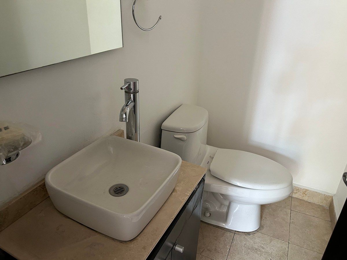 7 of 14: Oficina en Renta en Guadalupe Inn Rayo Vende ®