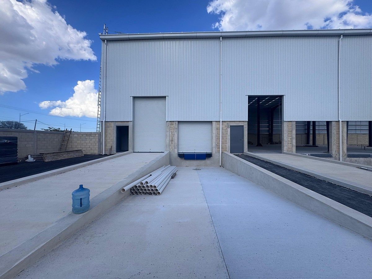 Commercial Storage Unit in Jardines de San Antonio Kaua, Mérida, photo 2 of 11