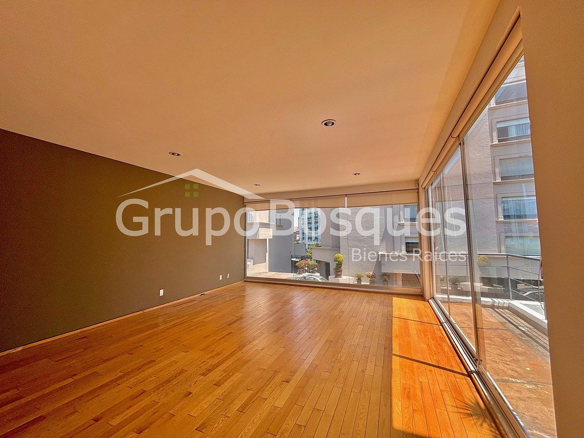 4 de 40: SALA Y COMEDOR