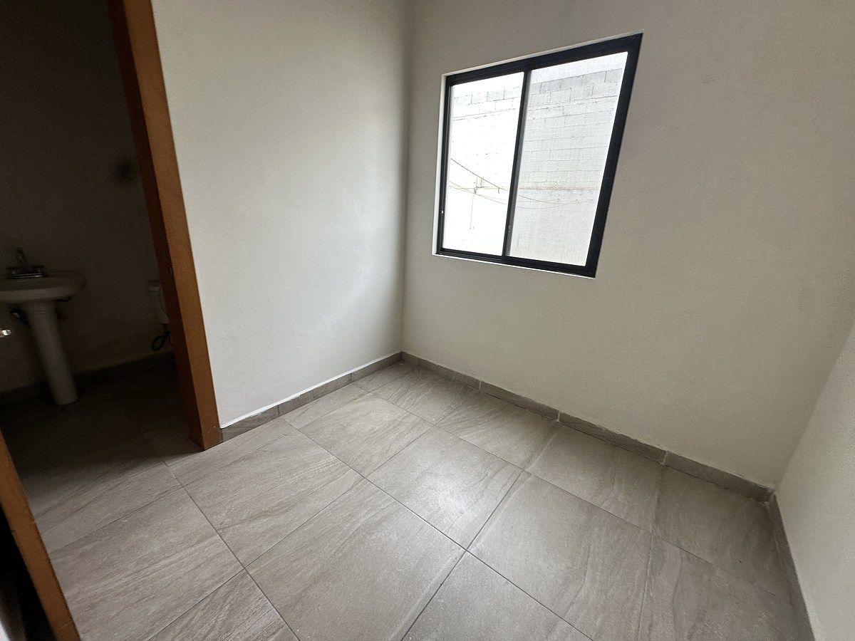 21 de 27: CUARTO DE SERVICIO