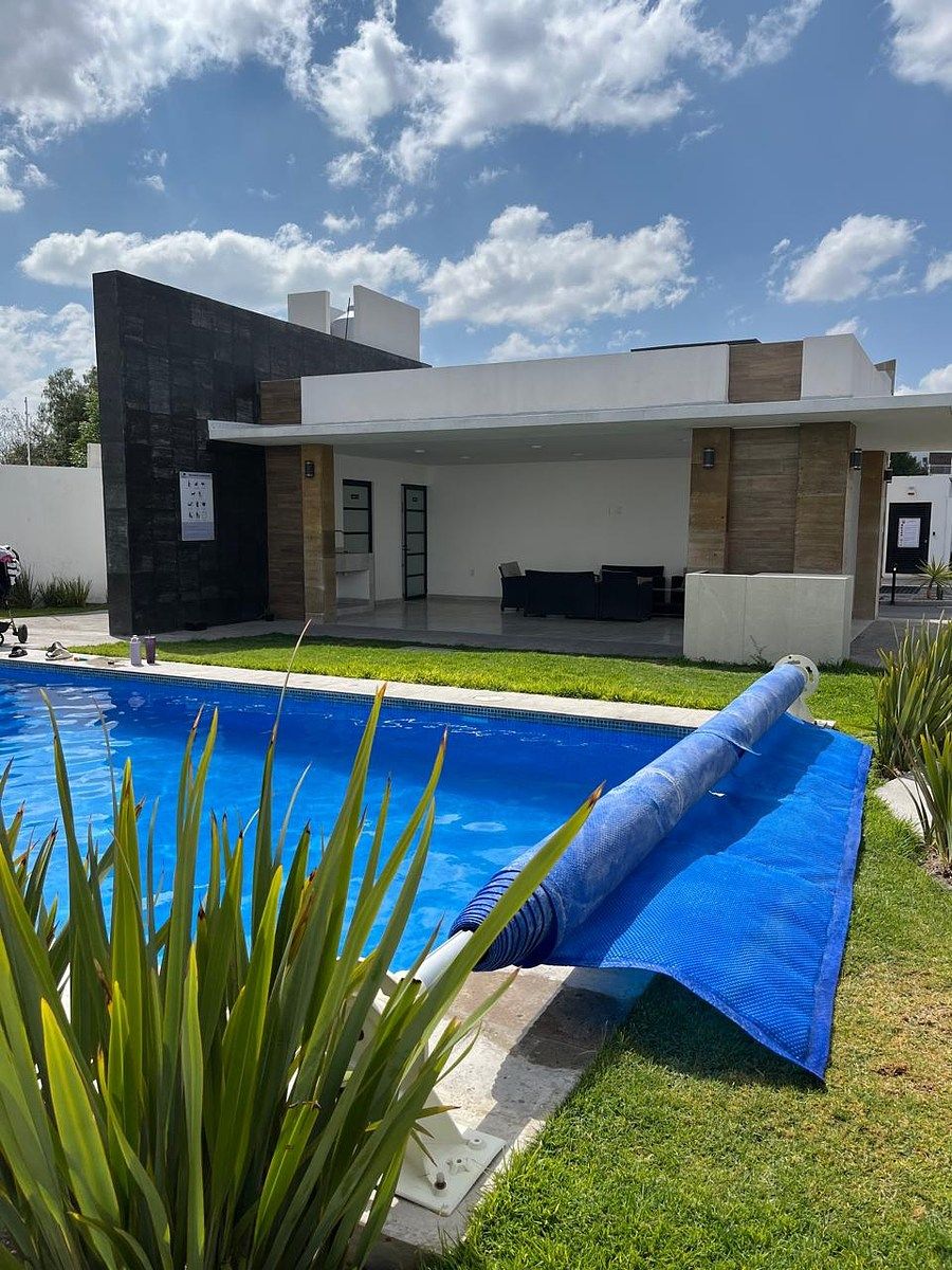 1 de 21: Alberca y Palapa.