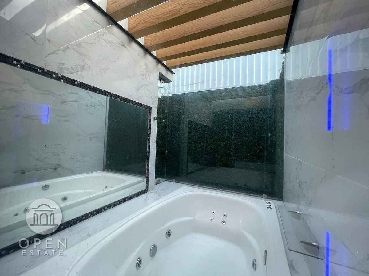 26 de 27: YACUZZI RECAMARA PRINCIPAL