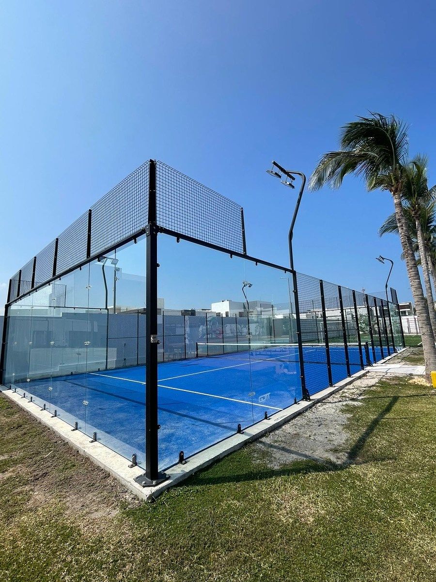 42 de 46: Amenidades – cancha de pádel.