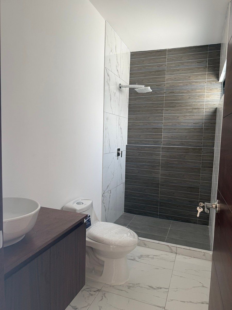 30 de 46: Baño completo.