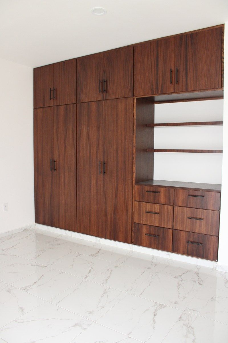 27 de 46: Recámara secundaria con clóset y baño completo.