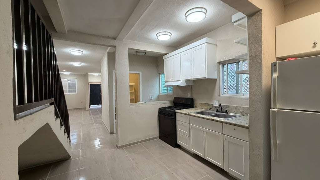 Investment Opportunity: 3-Bedroom House with Terrace and Backyard Garden