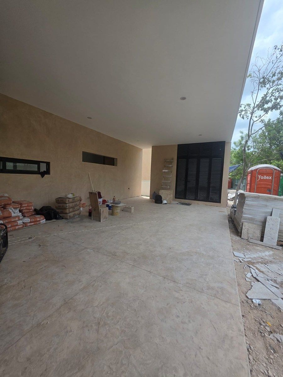 2 de 23: Cochera y bodega lateral 1