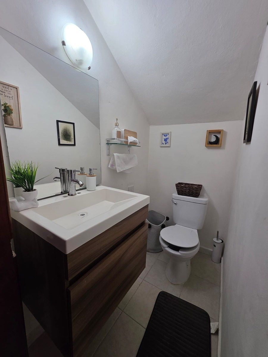 8 de 20: Medio Baño