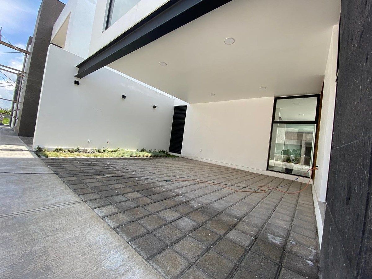 3 de 11: COCHERA PARA DOS AUTOS