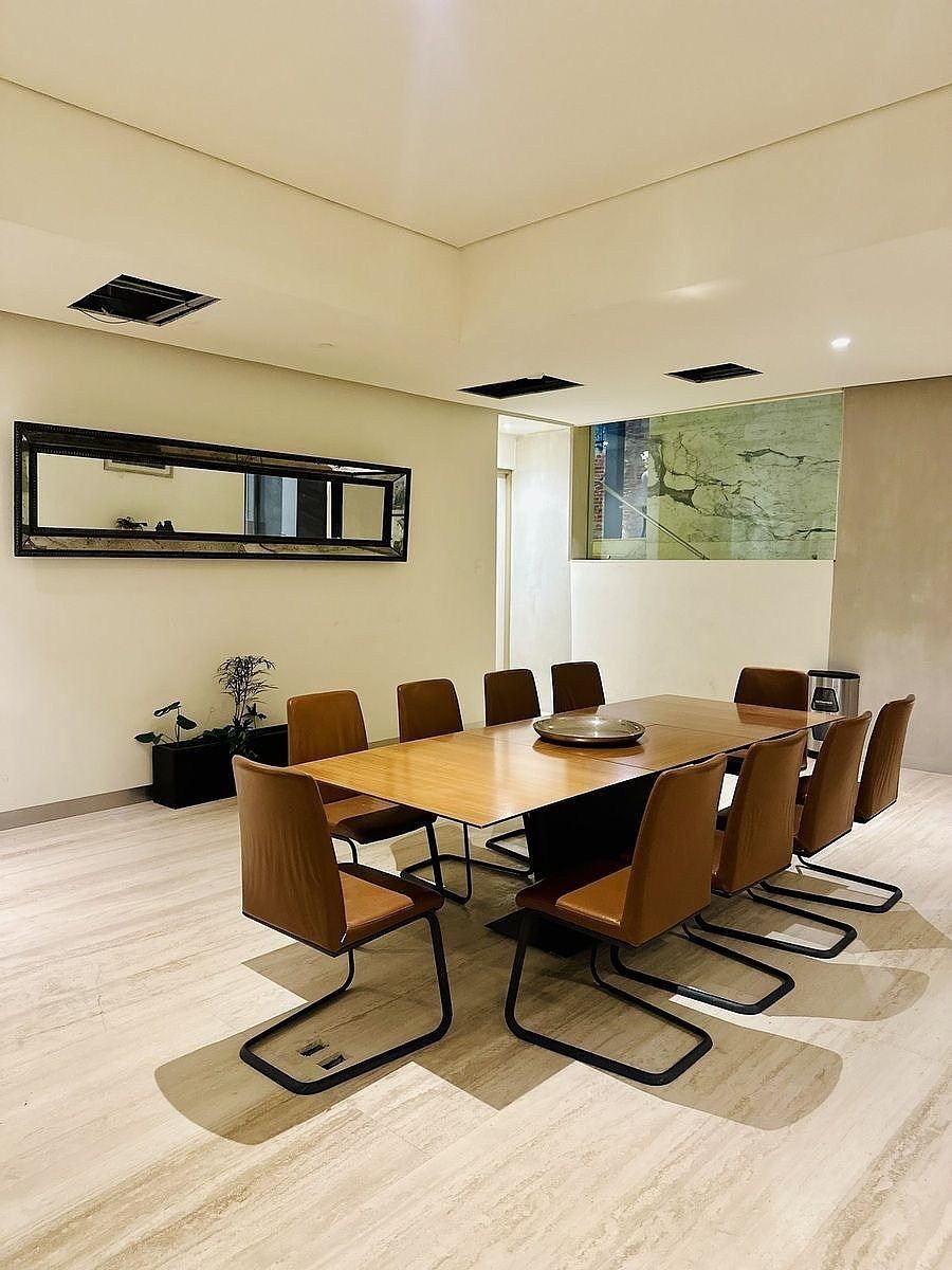 17 of 21: Área común