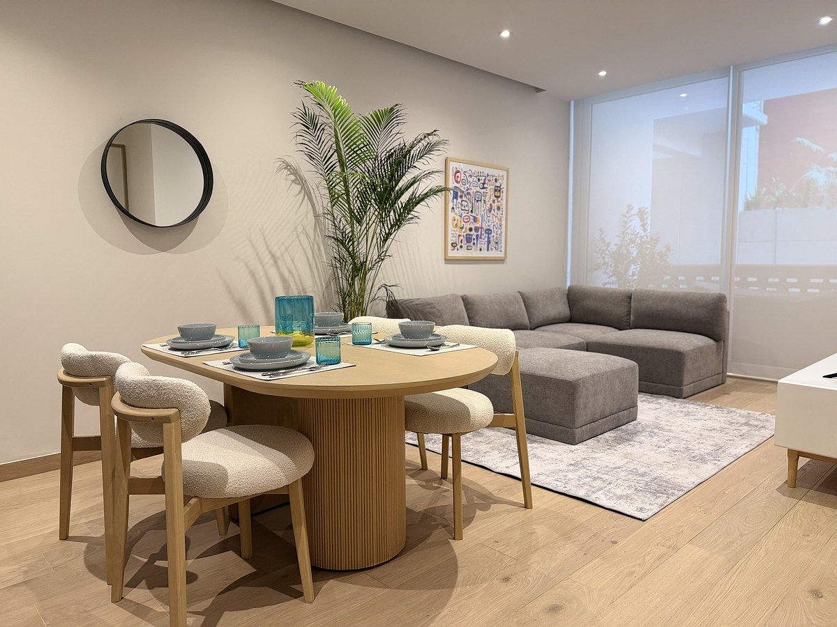 1 of 21: Sala comedor