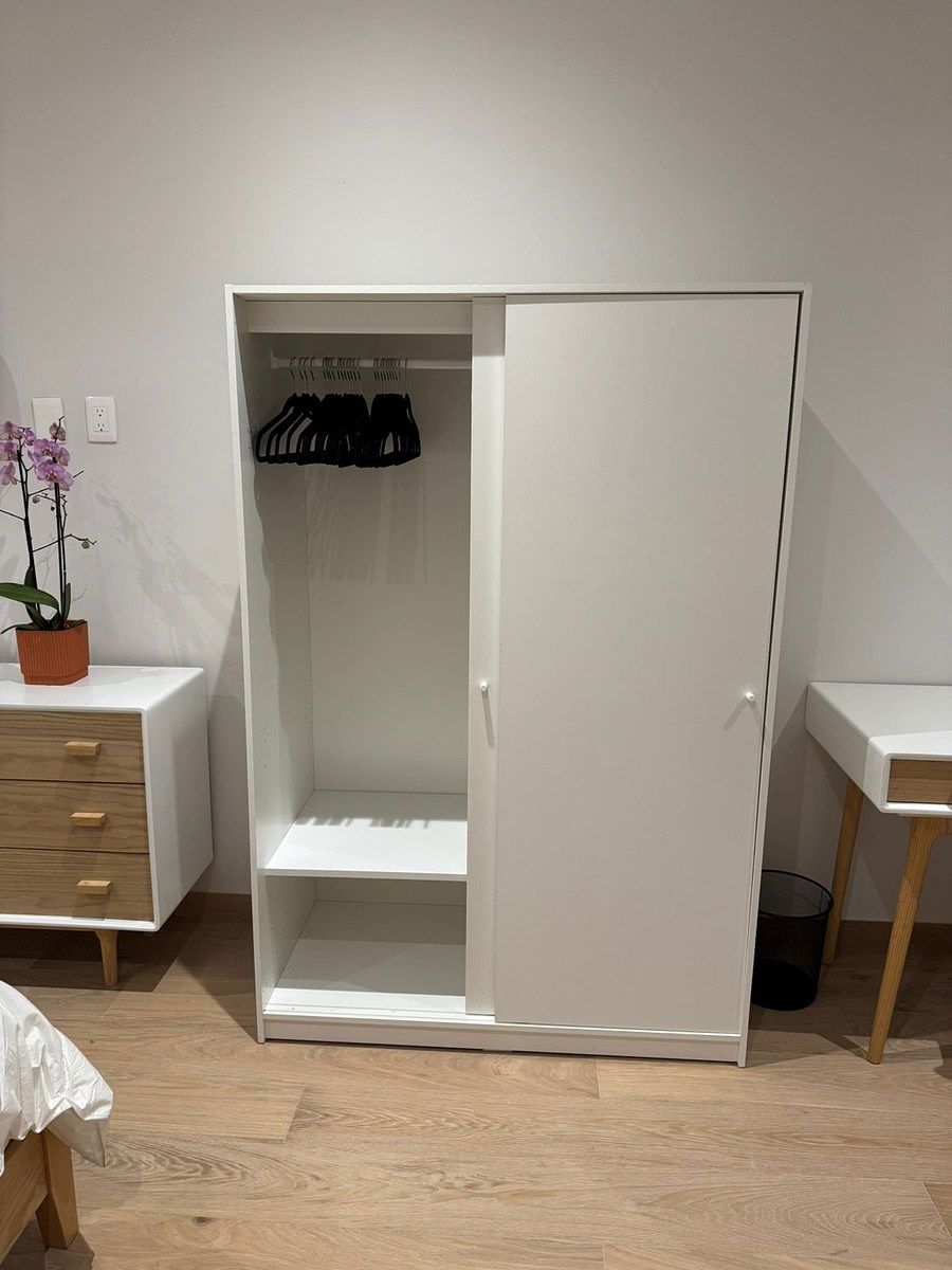 9 of 21: Segundo clóset