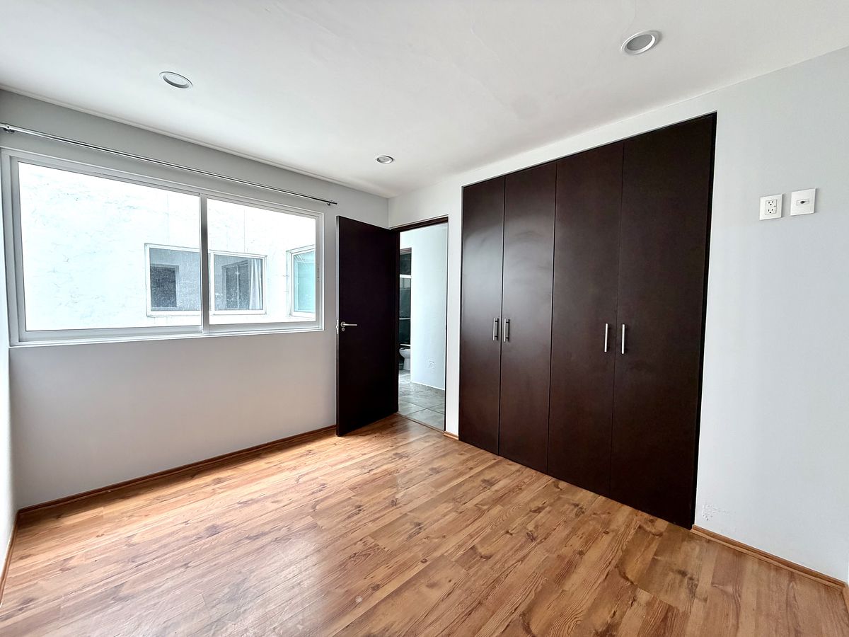 19 of 35: Recamara secundaria