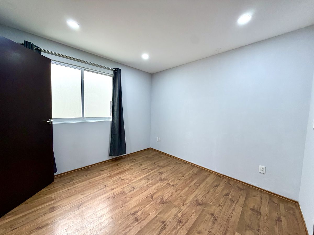 12 of 35: Recamara principal