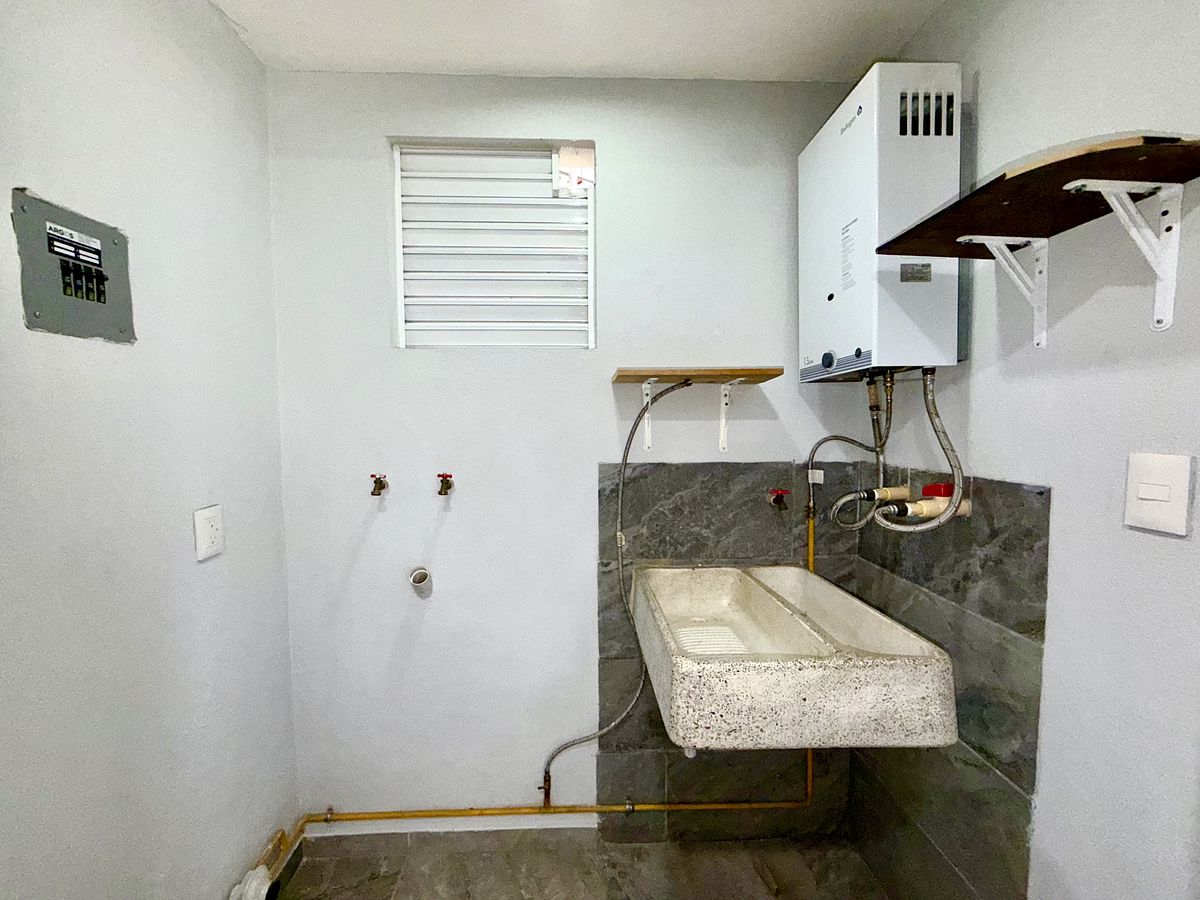 24 of 35: Area de lavado