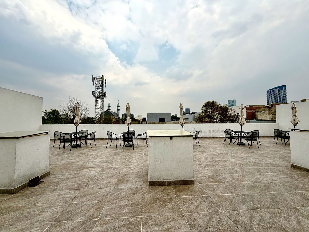 31 of 35: Roof garden comun