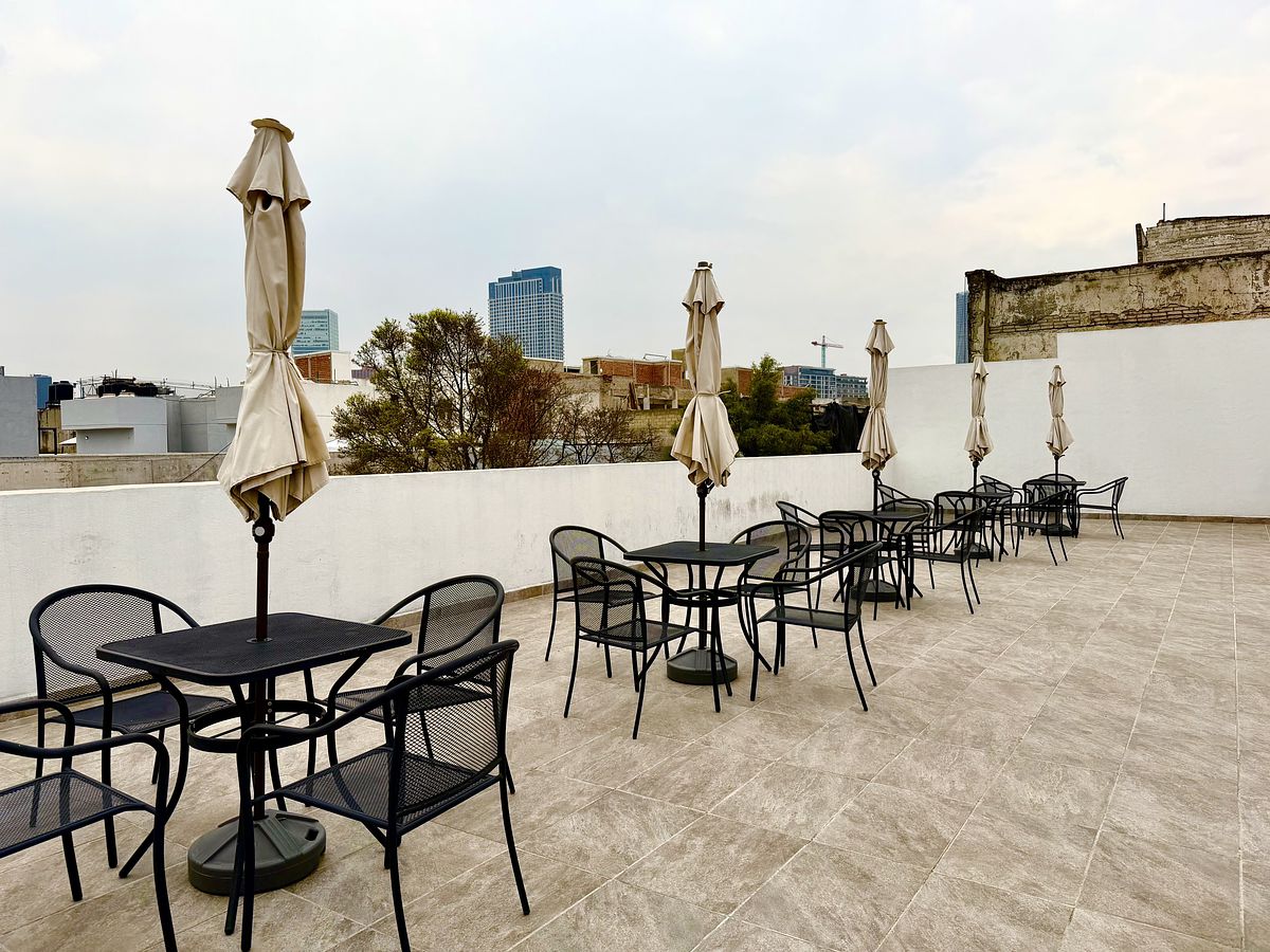 32 of 35: Roof garden comun