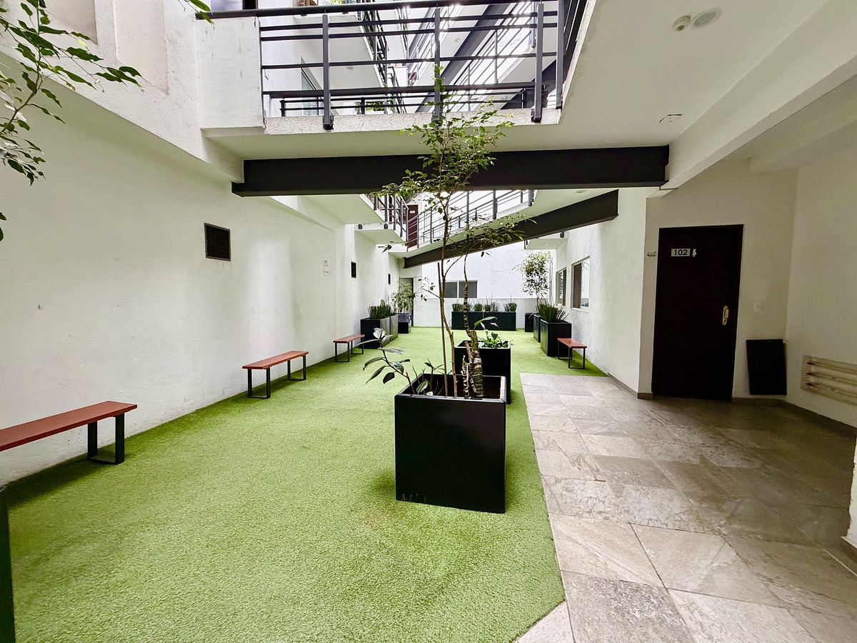 33 of 35: Area de espera