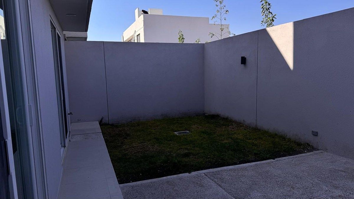 14 de 16: Patio trasero