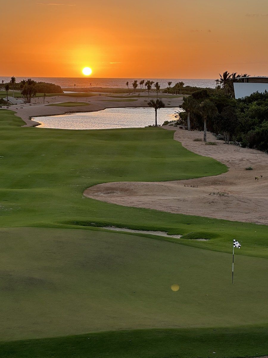 15 de 20: Sunrise View from apartment terrace