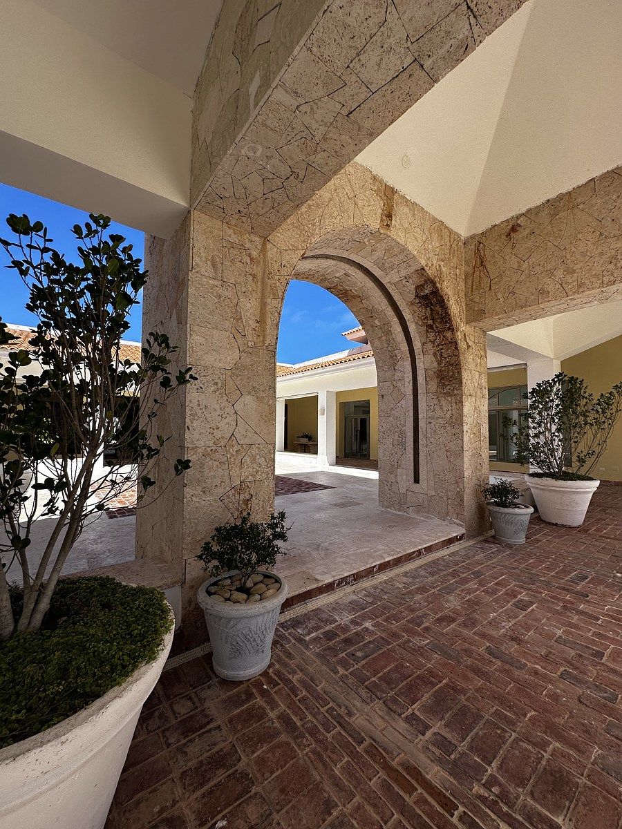 18 de 20: Spanish Patio