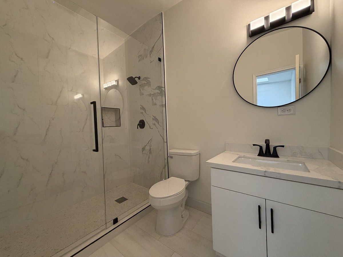 21 de 28: Baño compartido para dos recámaras secundarias.