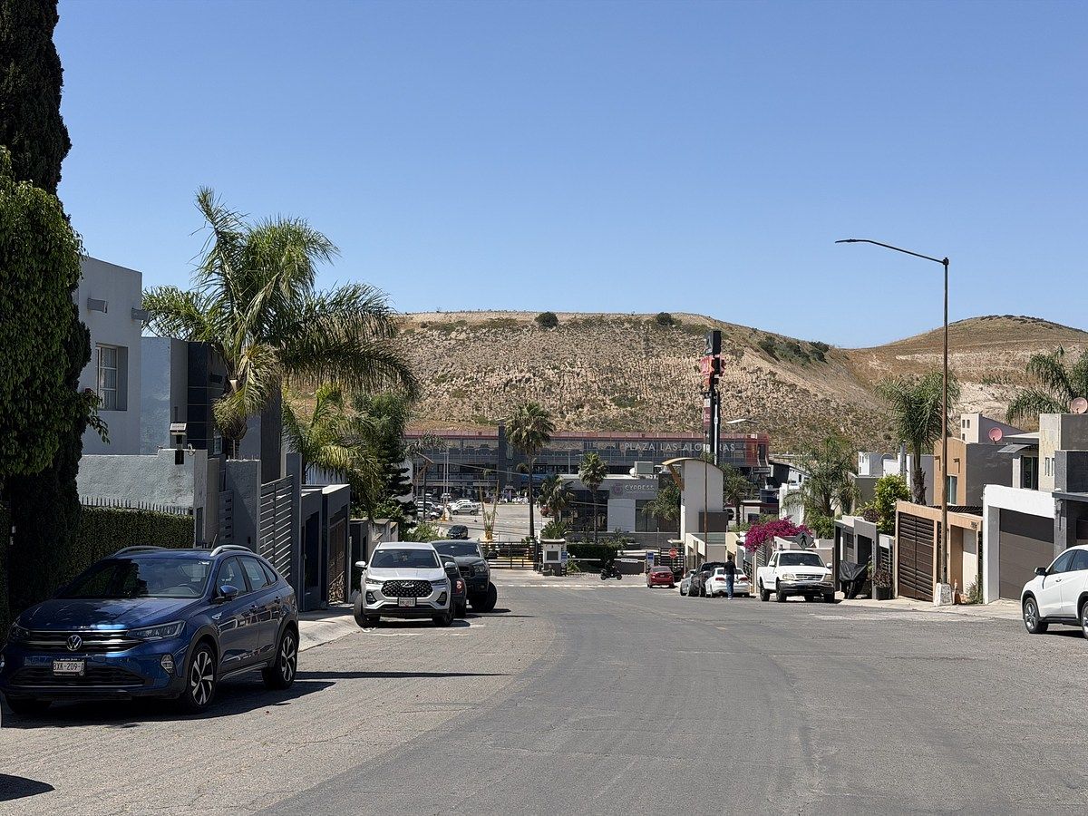 27 de 28: Acceso a la privada