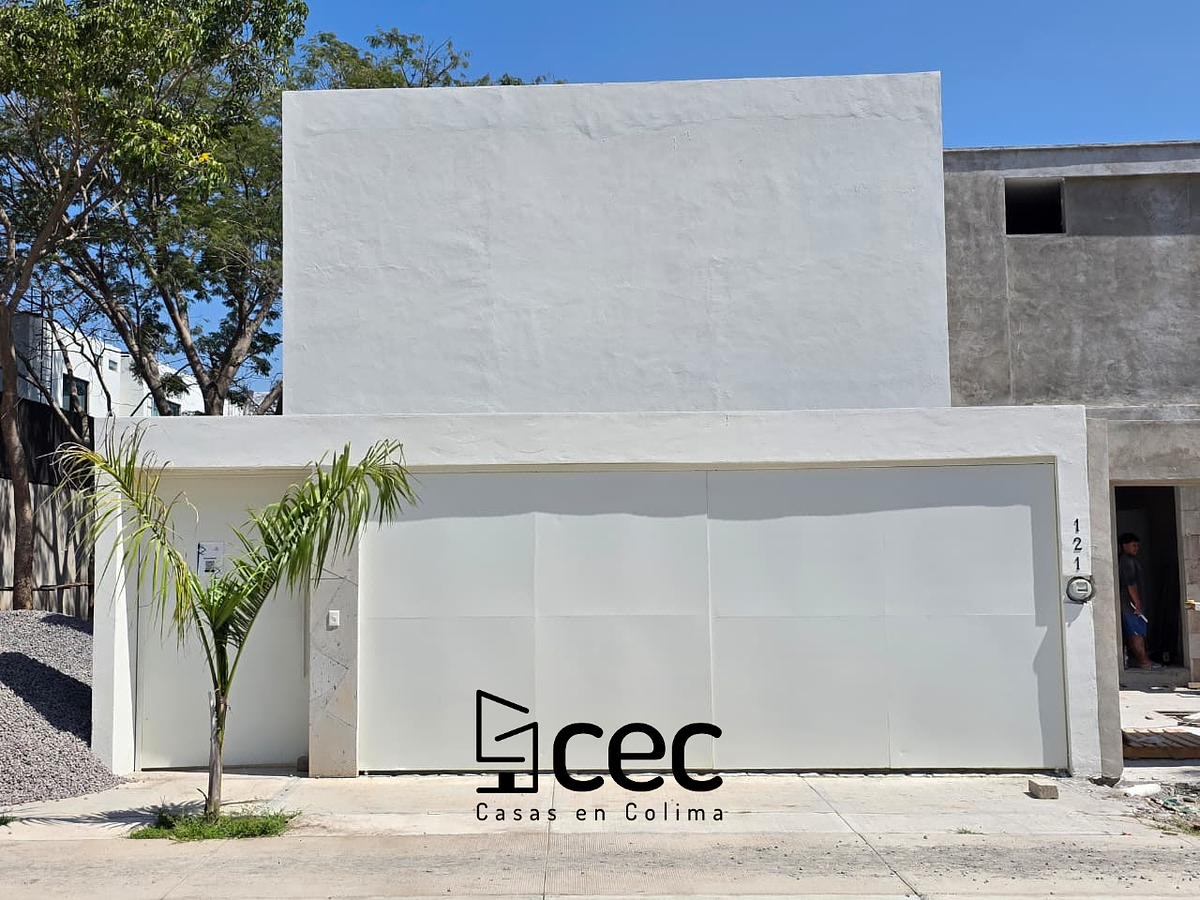 Residencia en Venta, 2 Plantas, 4 Recámaras, 3 Baños, Cochera para 2 Autos