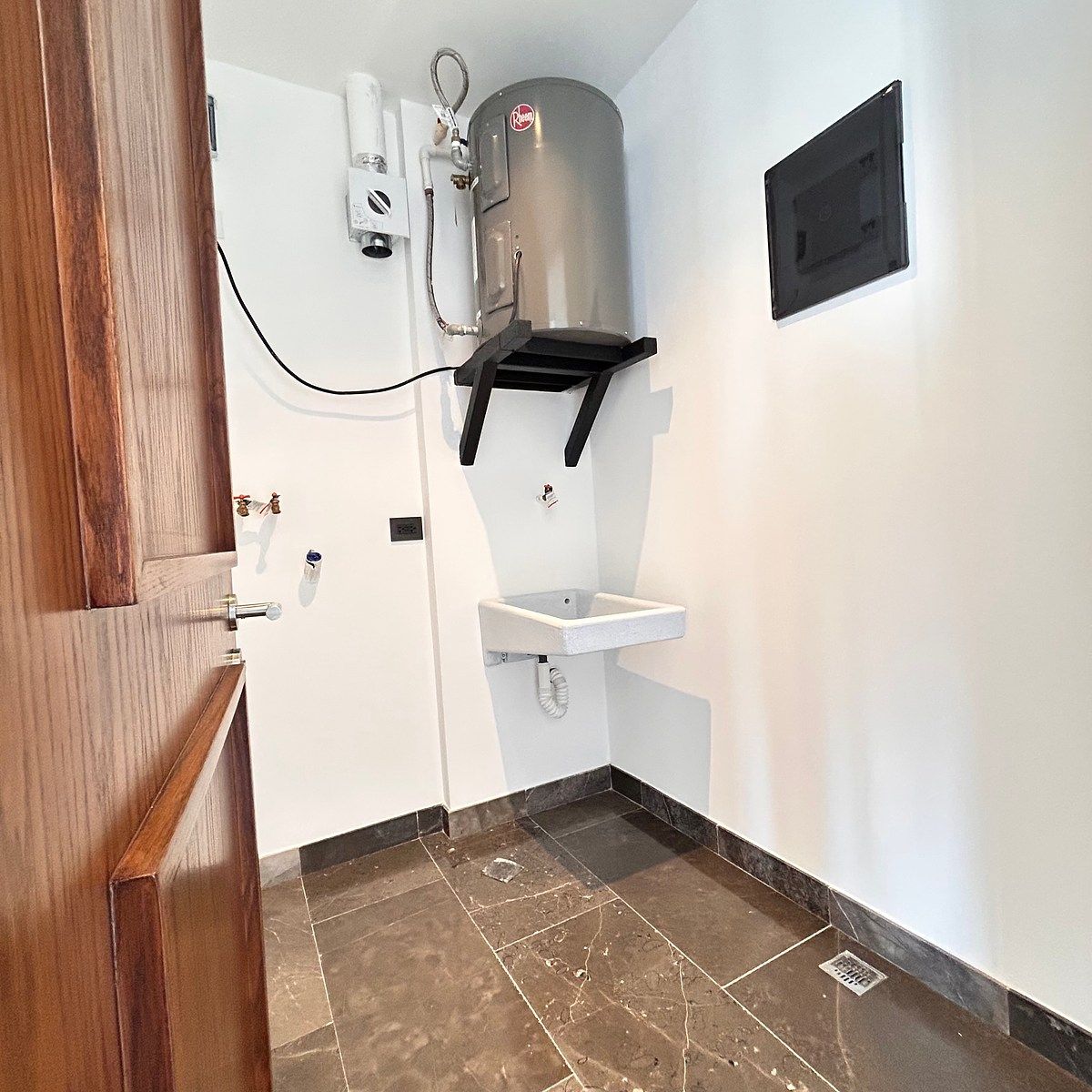 8 of 13: Área de lavado