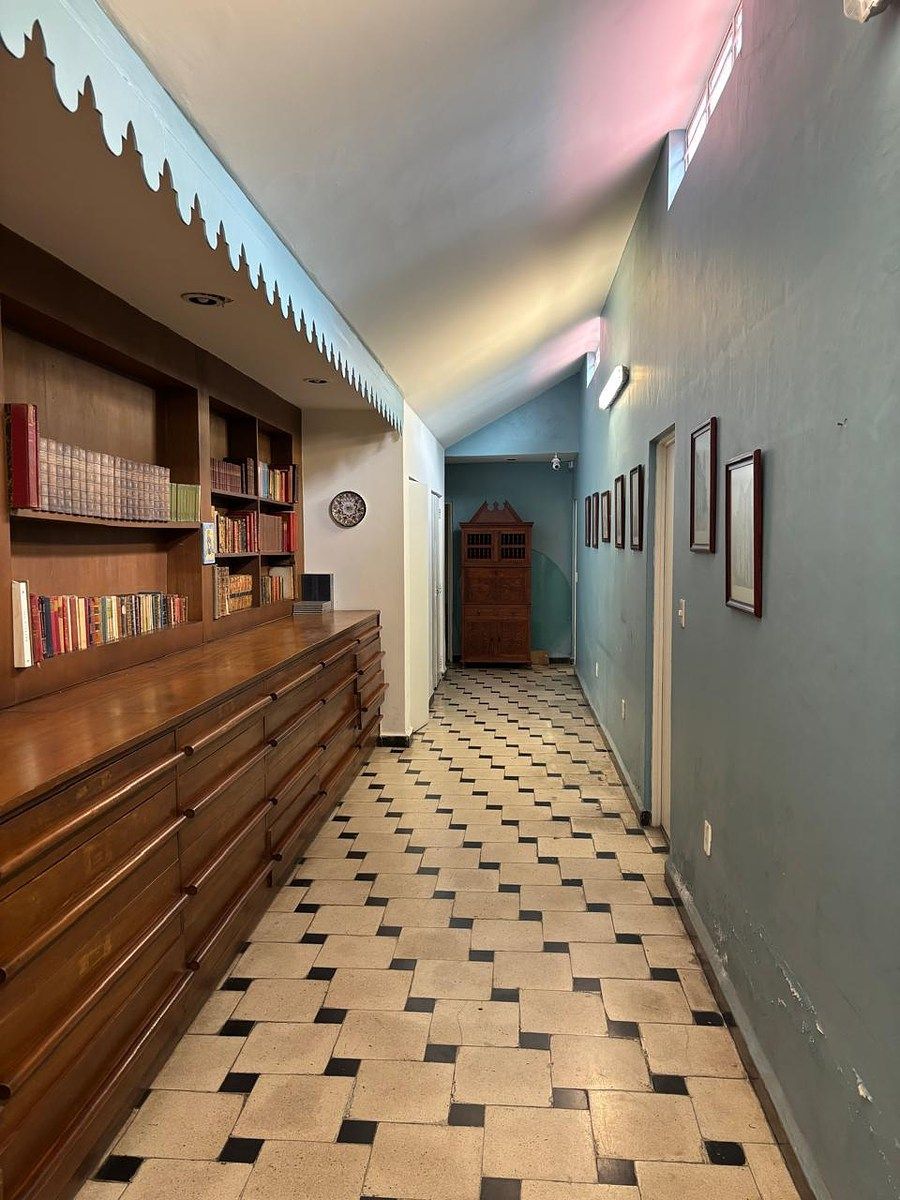 7 de 15: Pasillo-bibilioteca