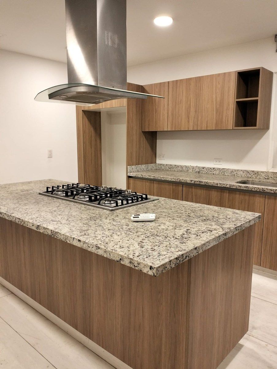 2 of 15: Cocina equipada