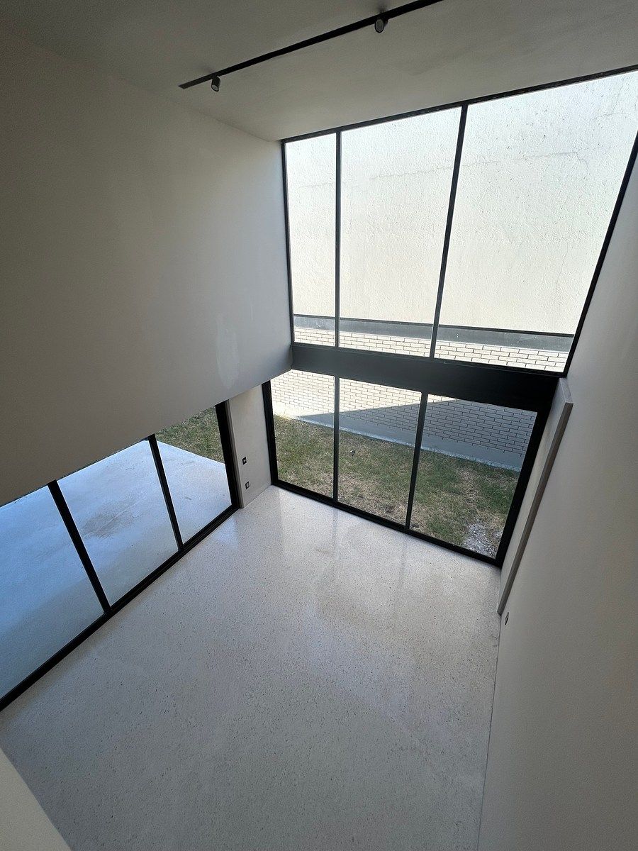 8 of 15: Vista desde 2do nivel