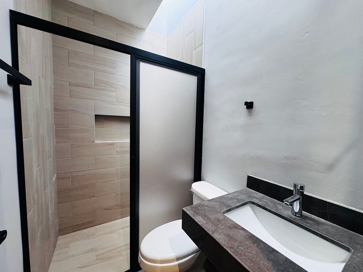 Baño 2, photo 31 of 34