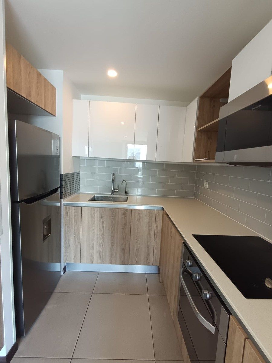Apartamento en 10, Guatemala, foto 2 de 24